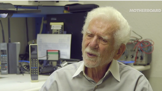 The Guy Who Invented Cell Phones Thinks Apps Suck